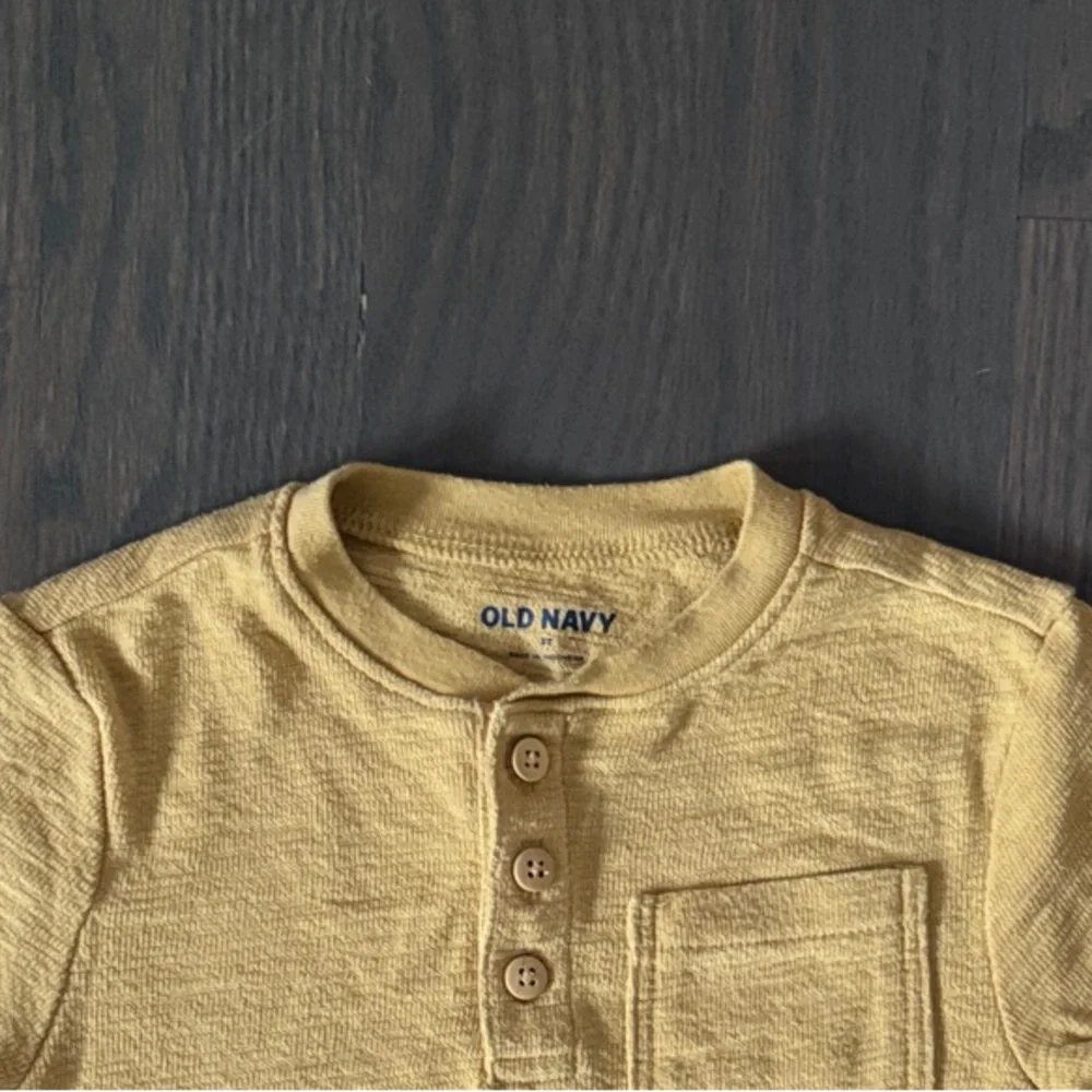 Old Navy Yellow Short-Sleeve Pocket T-Shirt | 3T